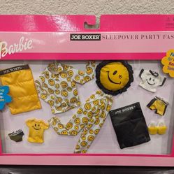 Barbie Doll Joe Boxer Sleepover Party Fashions for Barbie Kelly and Tommy Winking Smiley Face 2000 NIB 68773