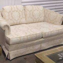BEAUTIFUL! OFF WHITE LOVESEAT