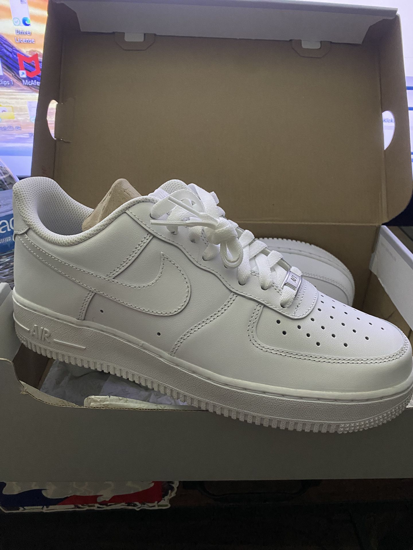 Nike Air Force 1 Size 8.5M