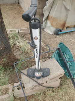 SCHWINN AIR PUMP,  W/ METER  I ASK  $20.00 CASH