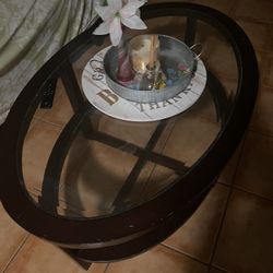 Sell Or Trade Coffee and side table $30 Set 