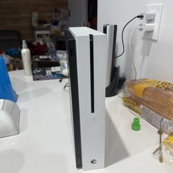 Series One S With One Controller
