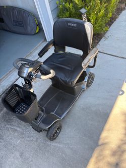 Pride Revo 2.0 4-Wheel Mobility Scooter - Runs, Reduced Range
