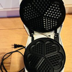 Waffle Maker by Swift, 5 Heart Shaped Waffles.