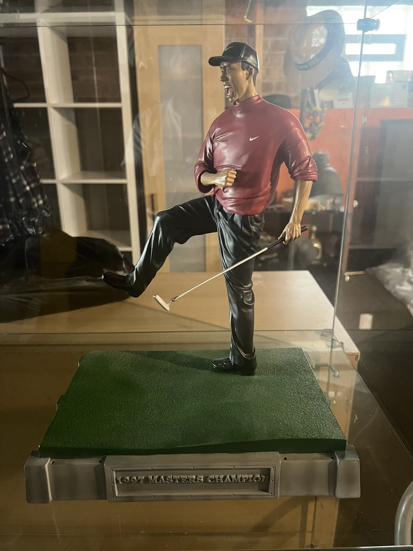 TIGER WOODS UPPERDECK 1997 MASTERS CHAMPION PROSHOTS ULTIMATE 12" NEW FIGURE
