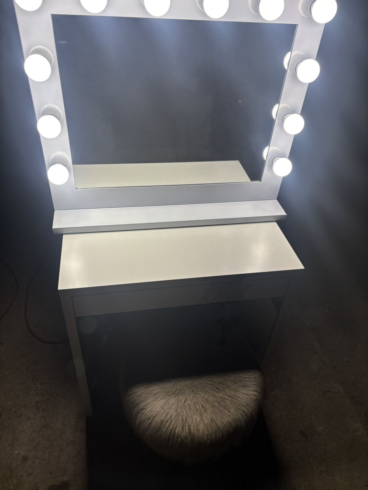 Makeup Vanity Desk And Mirror