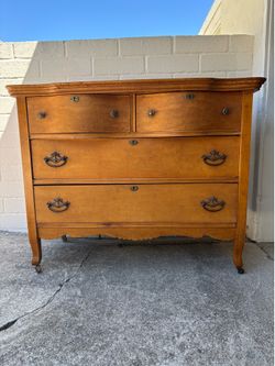 Antique serpentine front dresser / chest of drawers