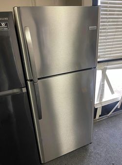 Frigidaire Top Mount Refrigerator Stainless Steel