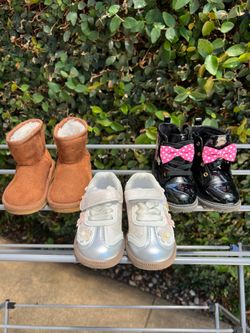 Toddler shoes size 6c