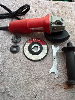 Milwaukee 4 1/2” Corded Angle Grinder-6130-33-Like New-Guard, Hndl, Disc, Wrench