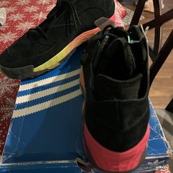 Tenis
