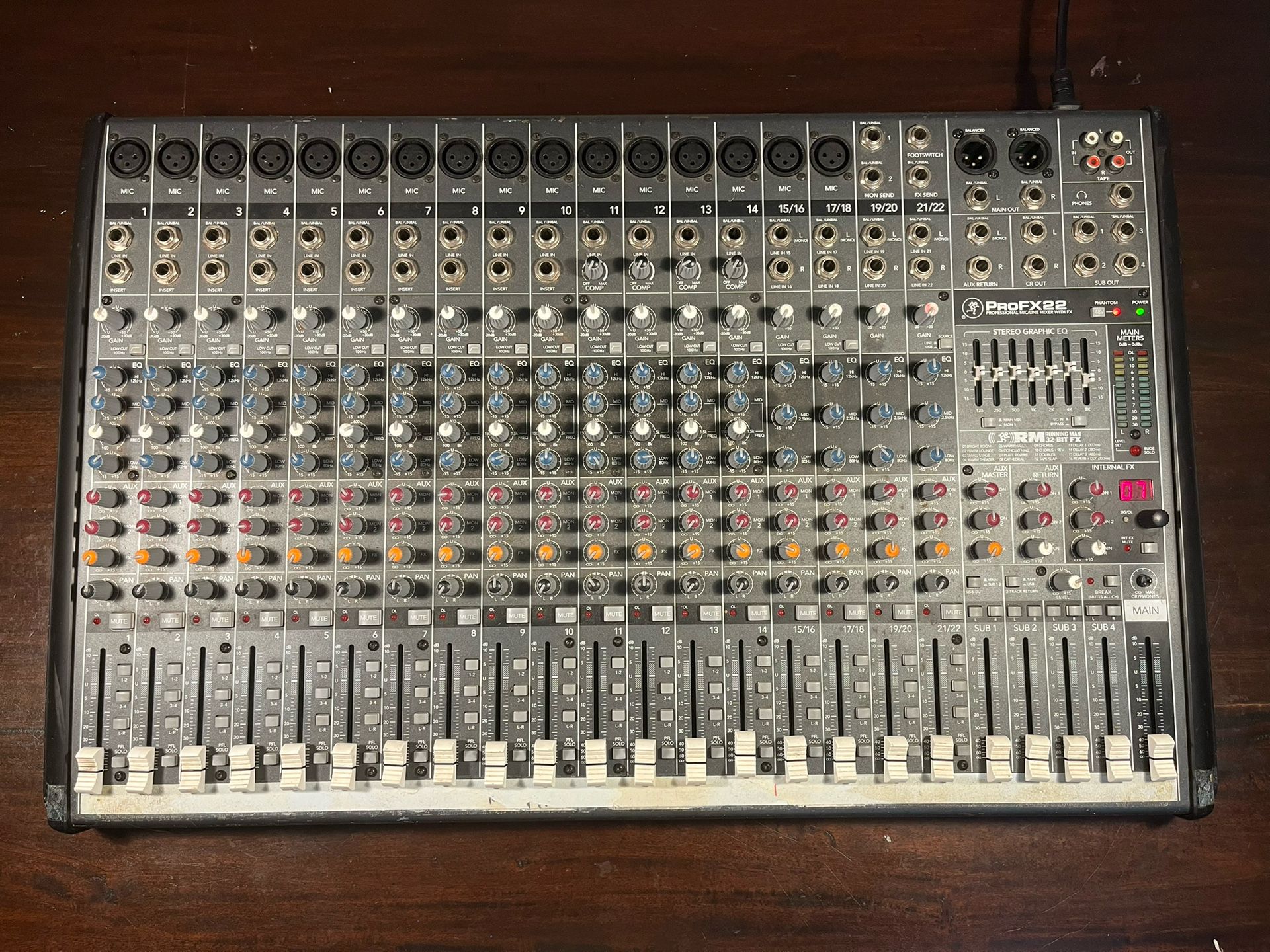 Mackie Pro Mixer 22 Channels