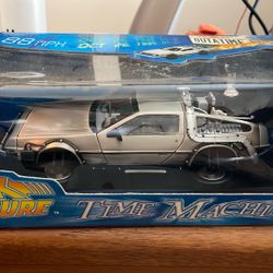 Sunstar 1:18 scale Diecast Metal model of the DeLorean Time Machine (Item#2710)