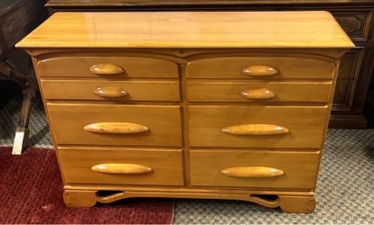 Vintage dresser