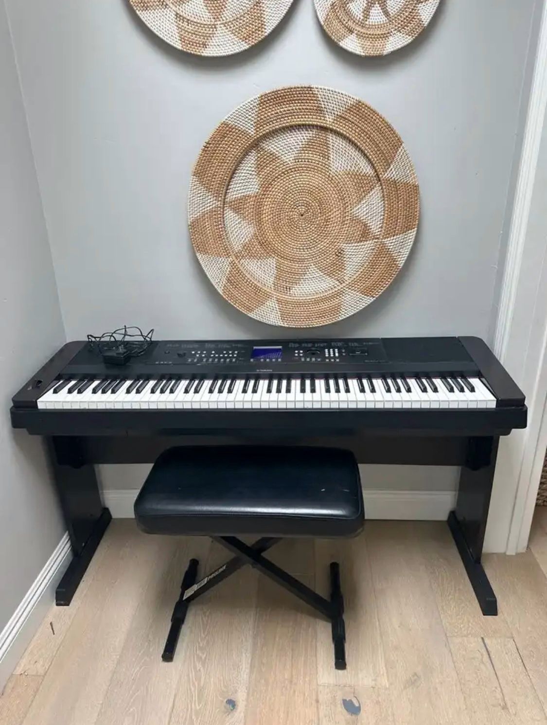 Yamaha DGX-650 Digital Piano – For Parts or Repair – w/ Stand + Bench
