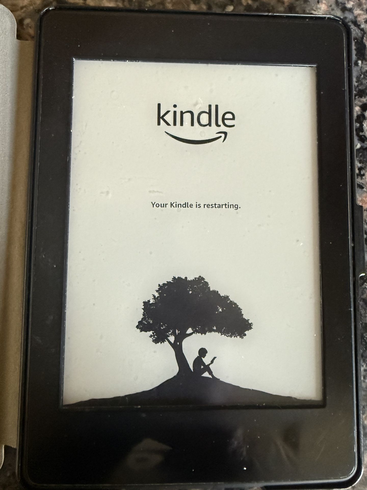 Amazon kindle With Charging Cord
