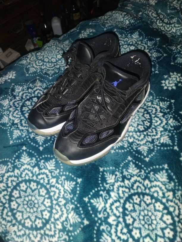 Nike Jordans  9.5 Mens 