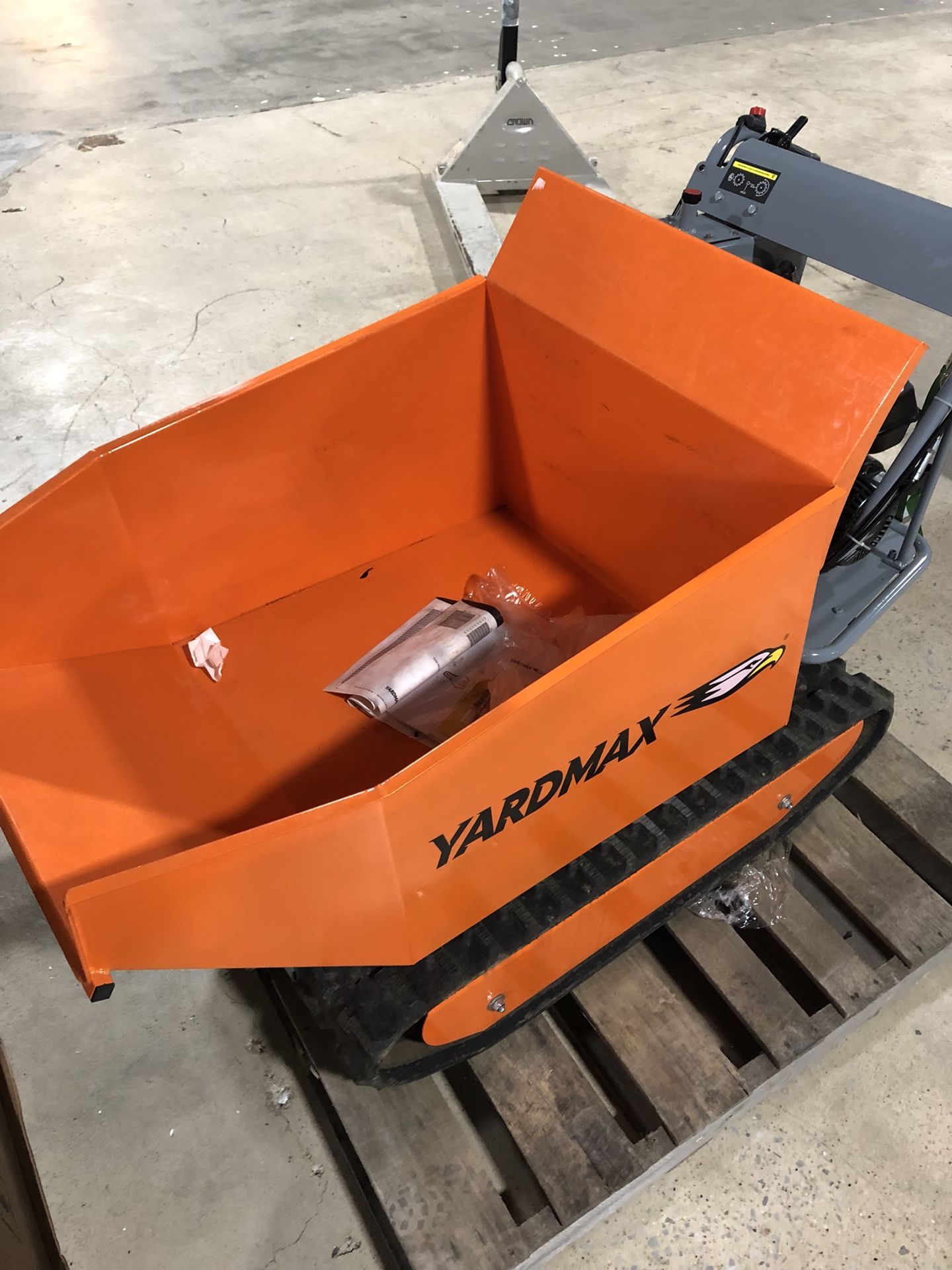 YARDMAX YD8105 Track Barrow with Hydraulic Assist, 1100 lb for Sale in
