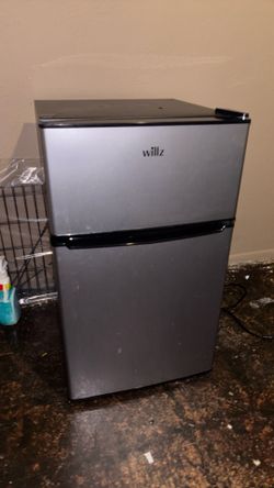 Willz mini fridge with freezer