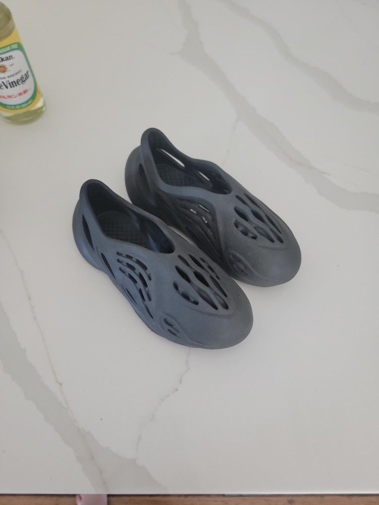 Kids Black Adidas Yeezy Foam Runner Shoes