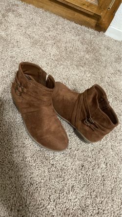 Girls low boots
