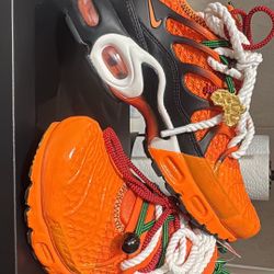 Homecoming x nike air max 