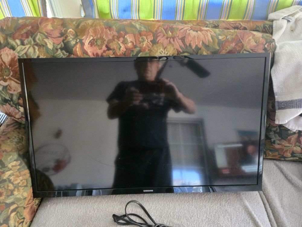 Tv Samsung37 Inches 