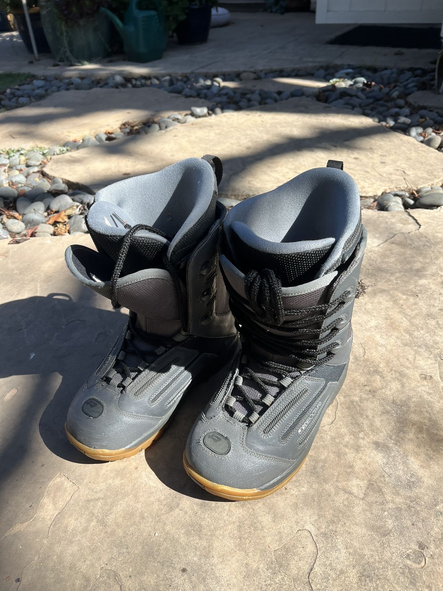 RIDE Snowboard Boots Men’s 7