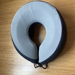 Face down pillow with vents