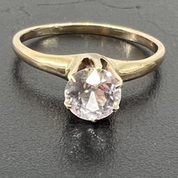 💎 10KT Yellow Gold Solitaire Cubic Zirconia Engagement Ring