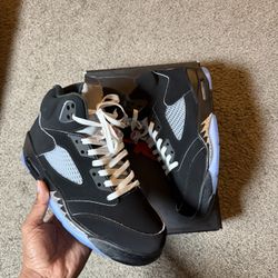 Black Jordan 5 Size 9.5