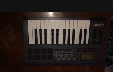 M-AUDIO AXIOM 25