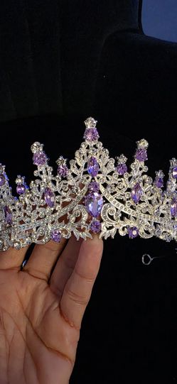 Gorgeous Crown w/stons & pearls
