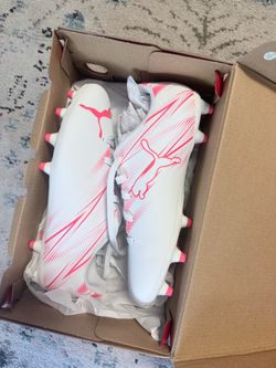 Puma Soccer Cleats Size 3.5 Big Kid