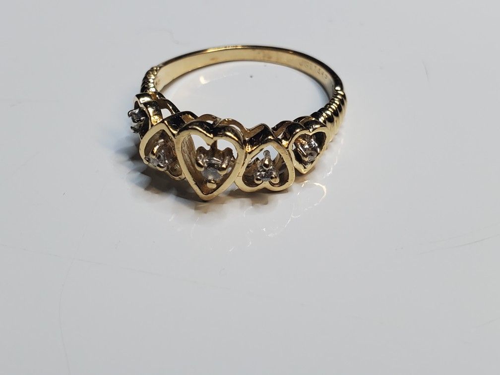 Wedding, 14kt. Yellow Gold Natural Diamond 5 Heart-Shaped Ring. .025TCW. 2.94 grams, Anniversary/Wedding