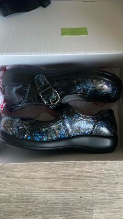 Alegria clogs