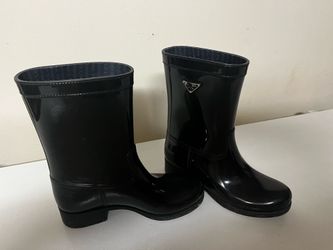 Prada water boosts