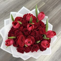Rosas And Tulips Available Today 