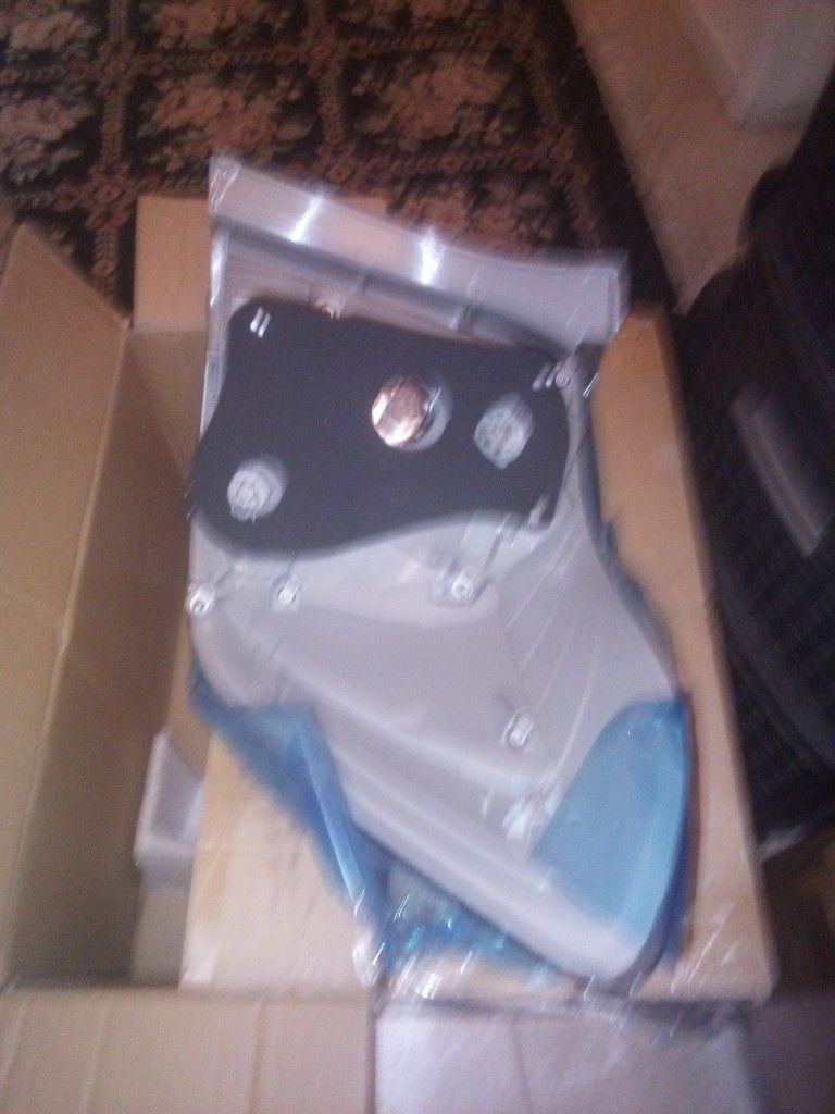 2 Brand New Tail Lights