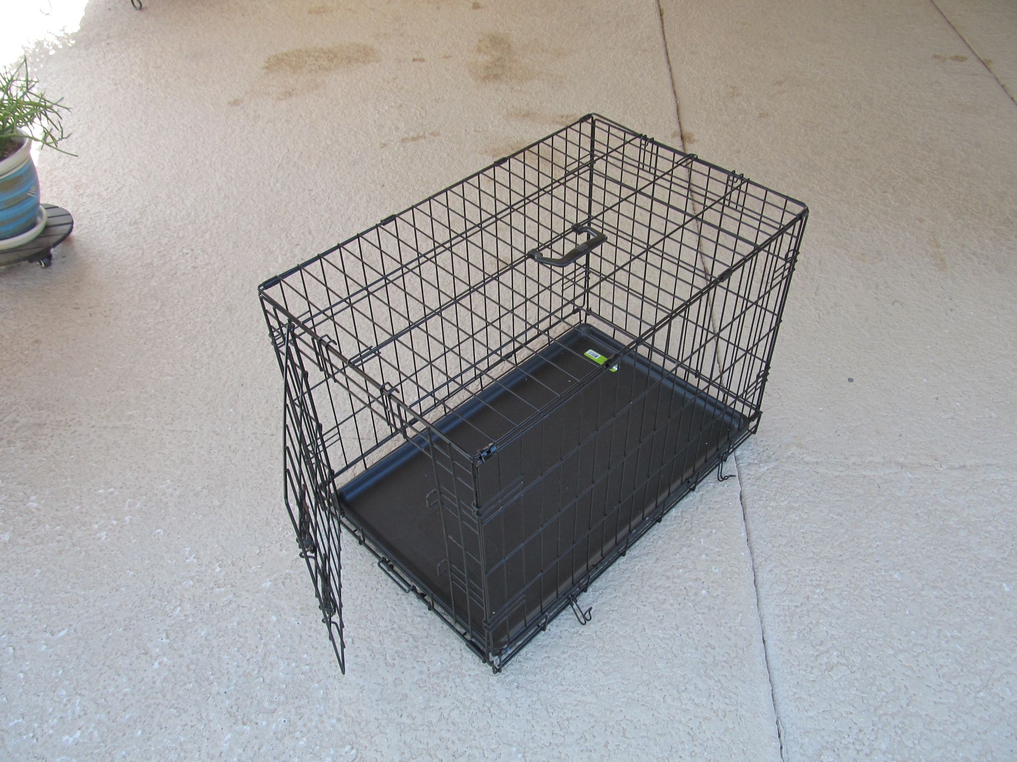 Medium / Large Wire Dog Crate Kennel