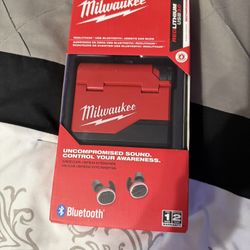 Milwaukee REDLITHIUM USB Bluetooth Jobsite Ear Buds (NEW)