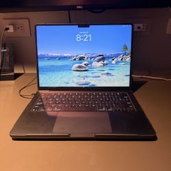 MacBook Pro M5 24GB Memory 1TB Storage & Mouse