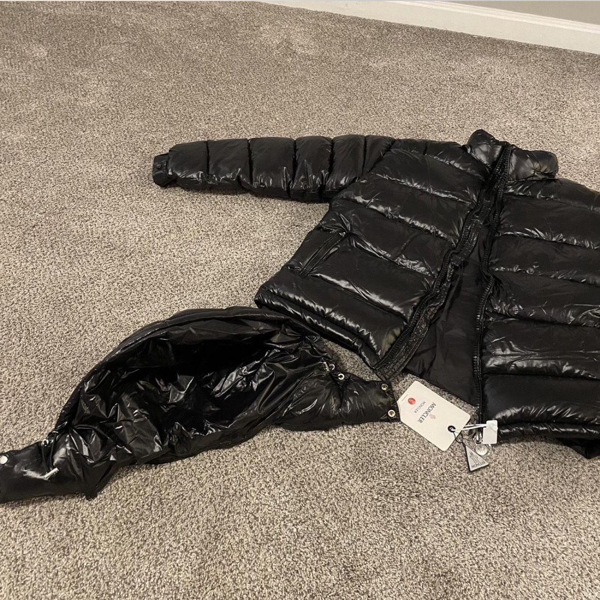 Men's Maya Hooded Short Down Moncler Puffer Jacket