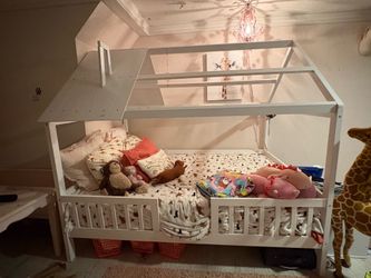 House bed frame (full)