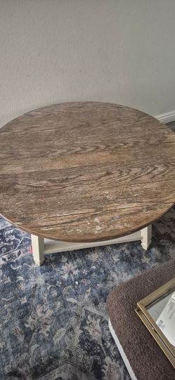 Free round coffee table