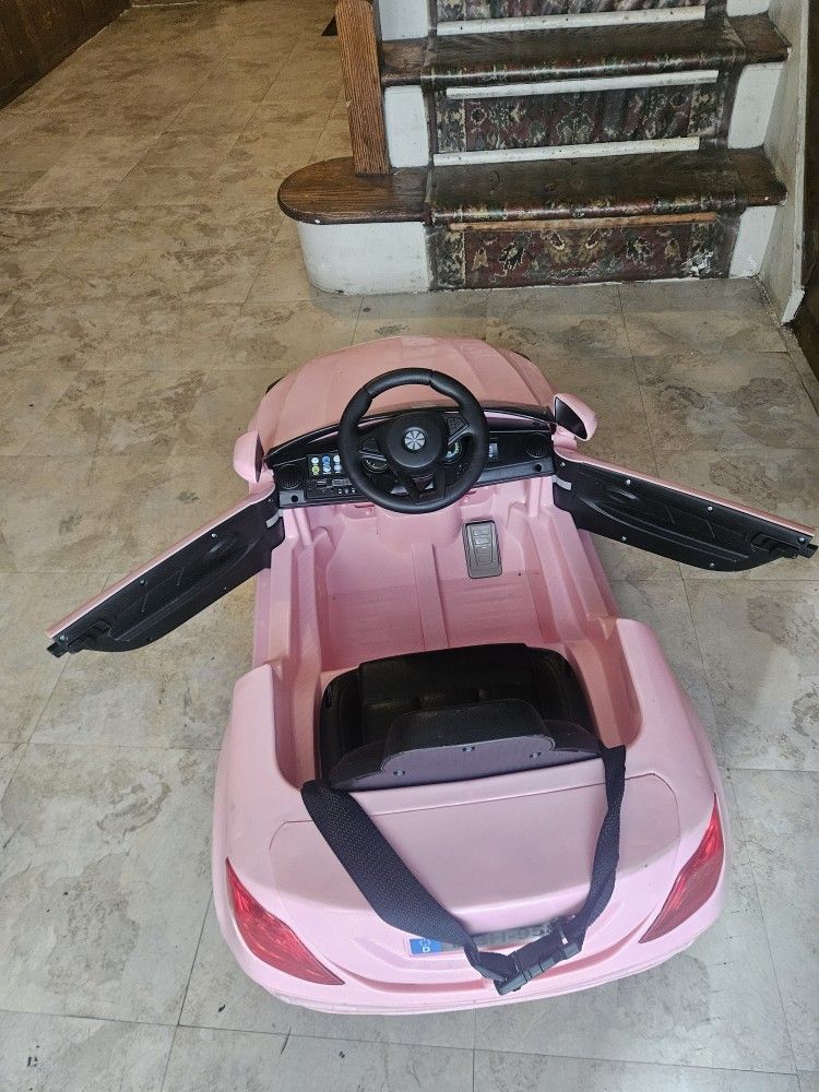 BMW Used Ready To Go 12 Vots Frint Wheel Drive Music  Cheep 99 Dollars Charger Inc 