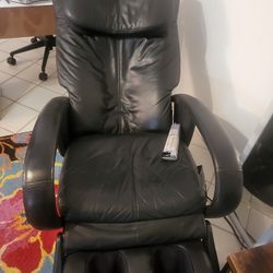 MASSAGE CHAIR 