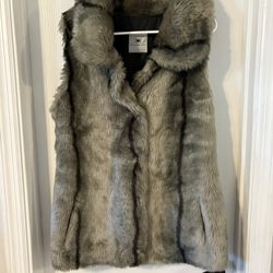 Bandolino Faux Fur Vest 