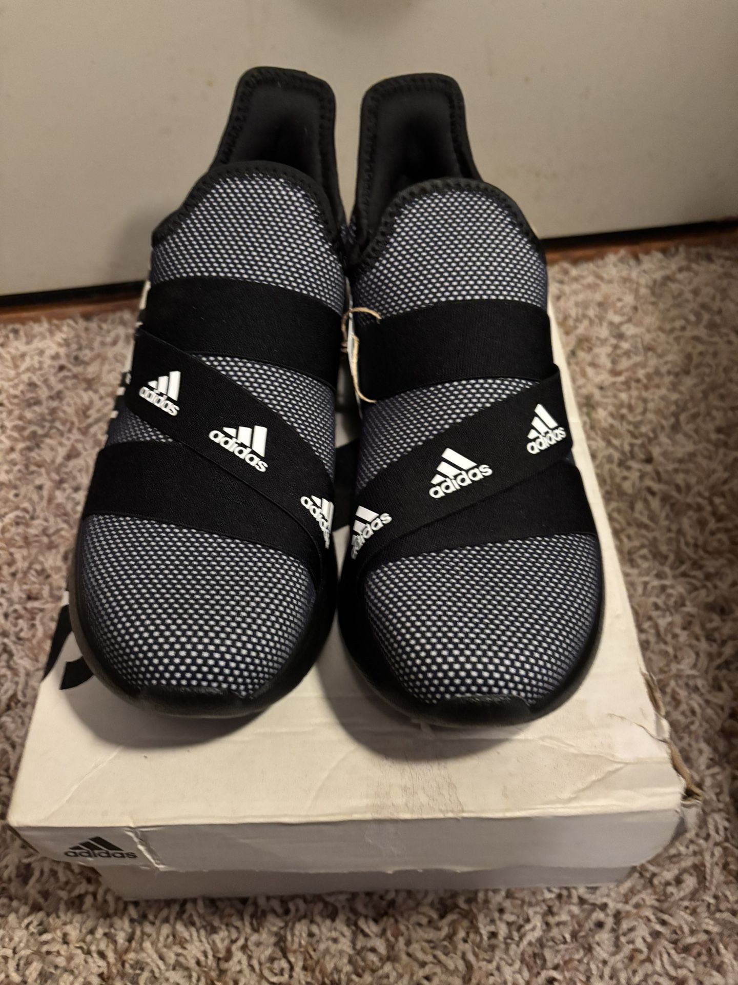 Women’s 10 ADIDAS Puremotion Adapt NEW