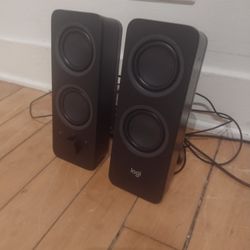Really Nice Logitech Speakers No Issues EXTRA BASS Bluetooth & AUX $20